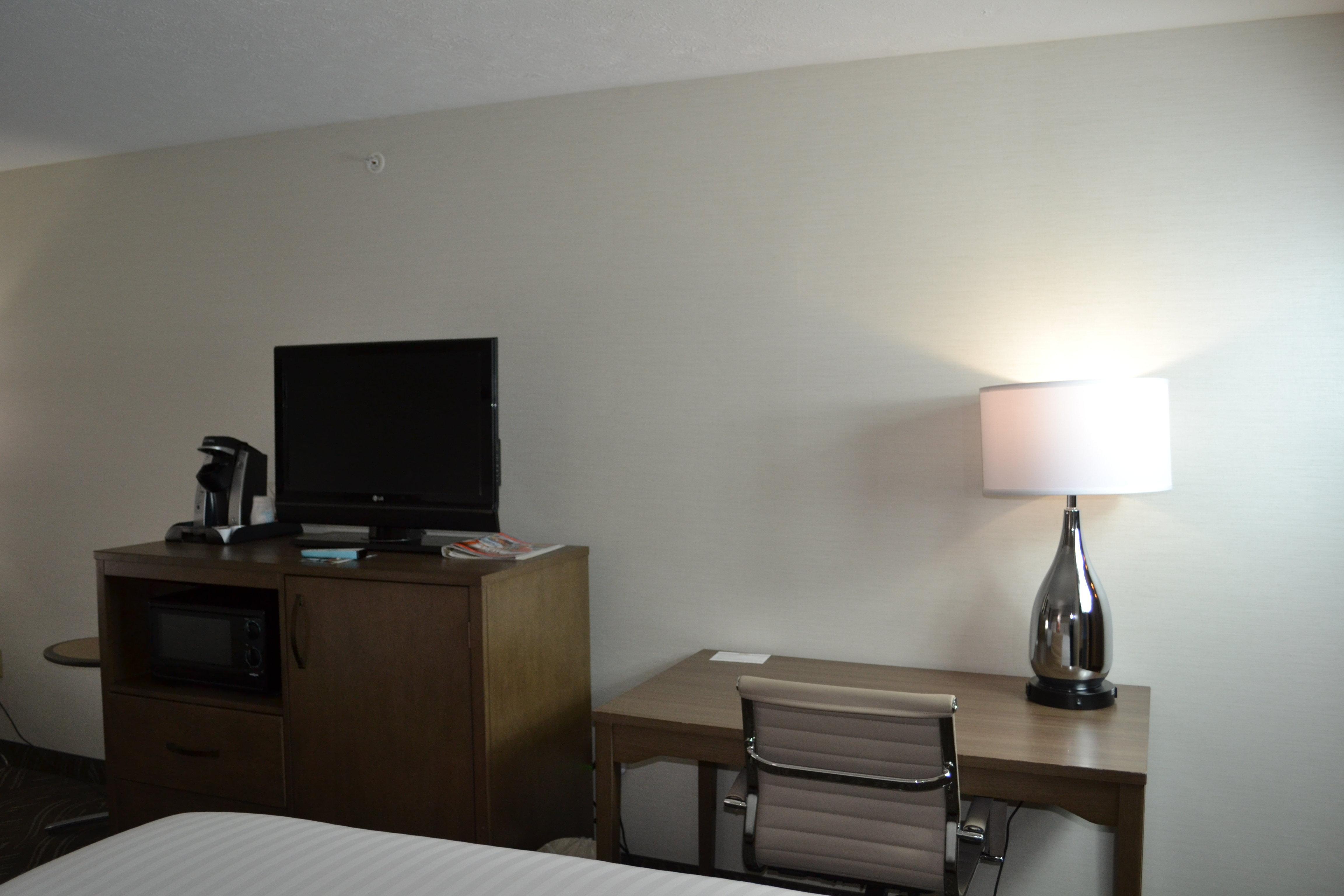 Holiday Inn Express Hotel & Suites Kent State University Exterior photo