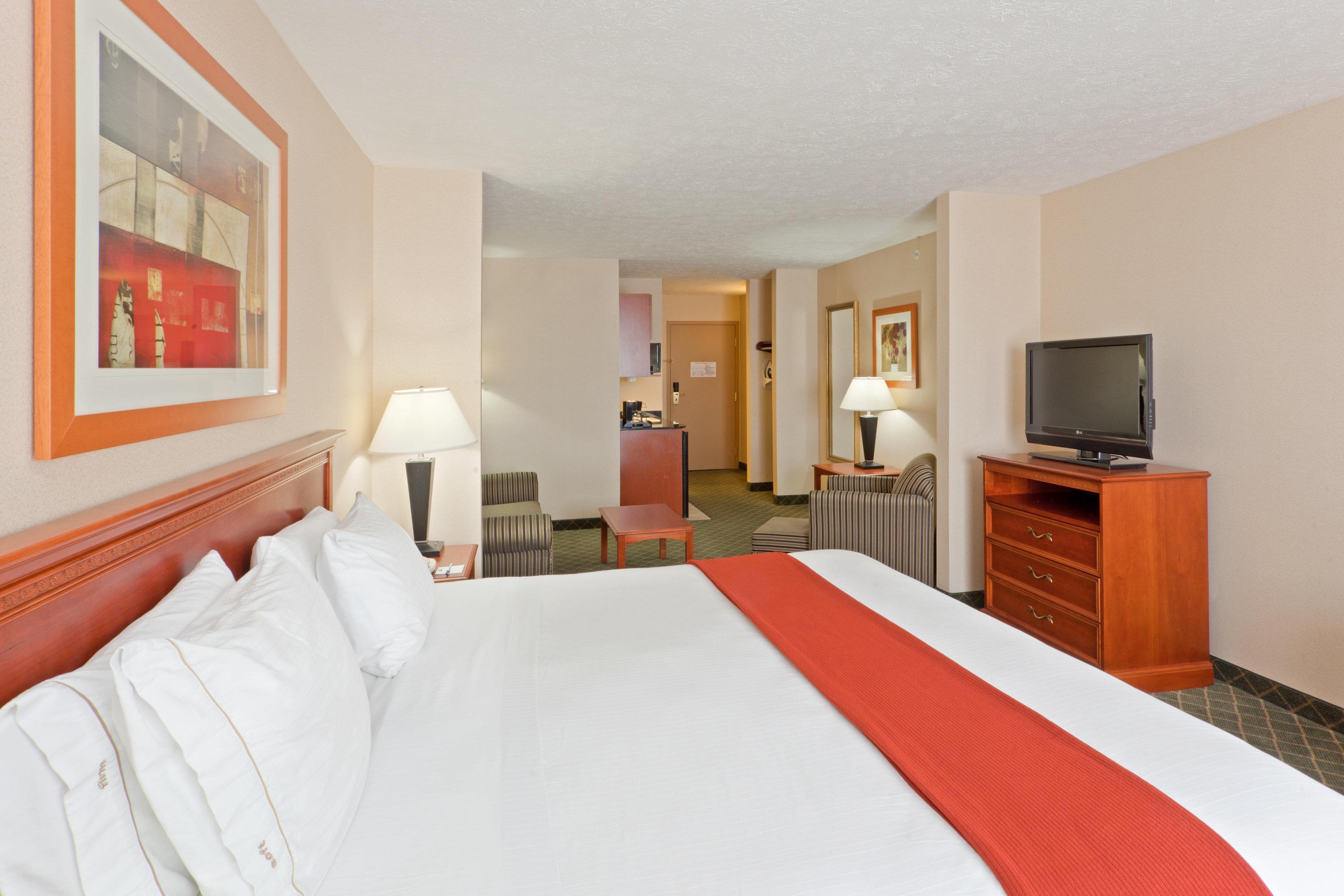 Holiday Inn Express Hotel & Suites Kent State University Room photo