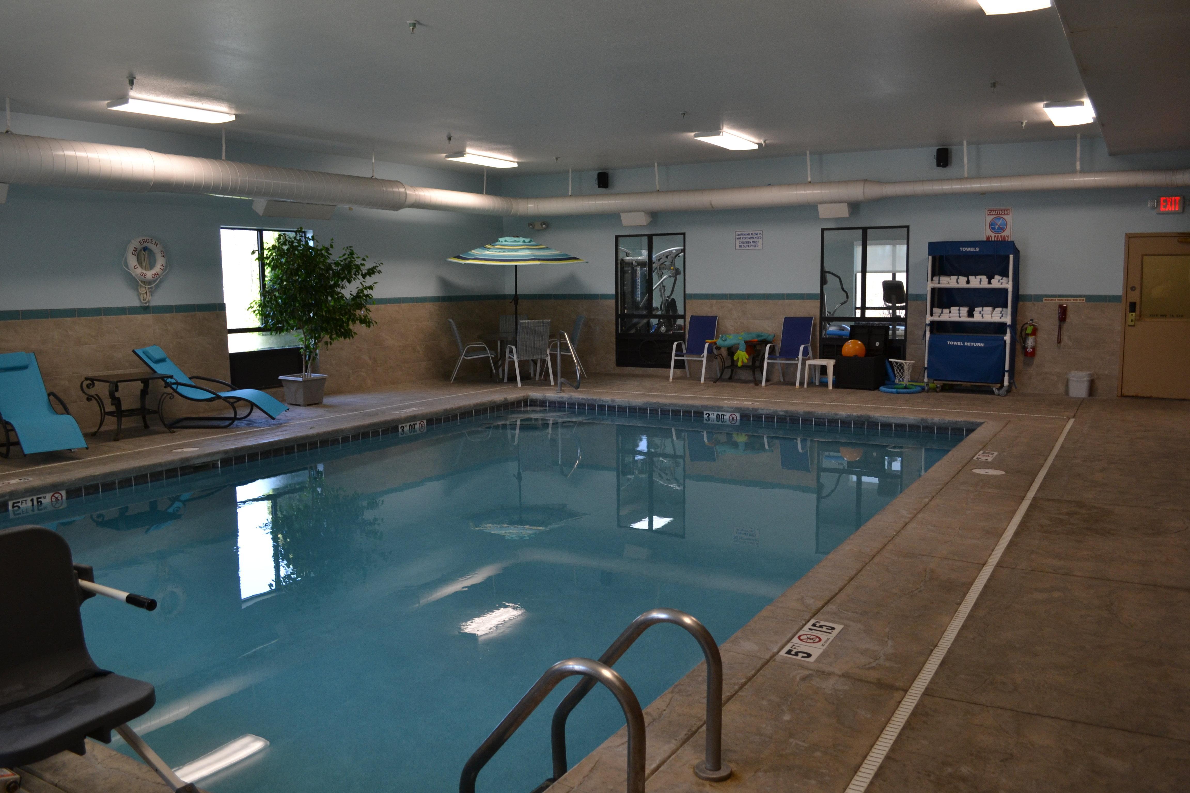 Holiday Inn Express Hotel & Suites Kent State University Exterior photo