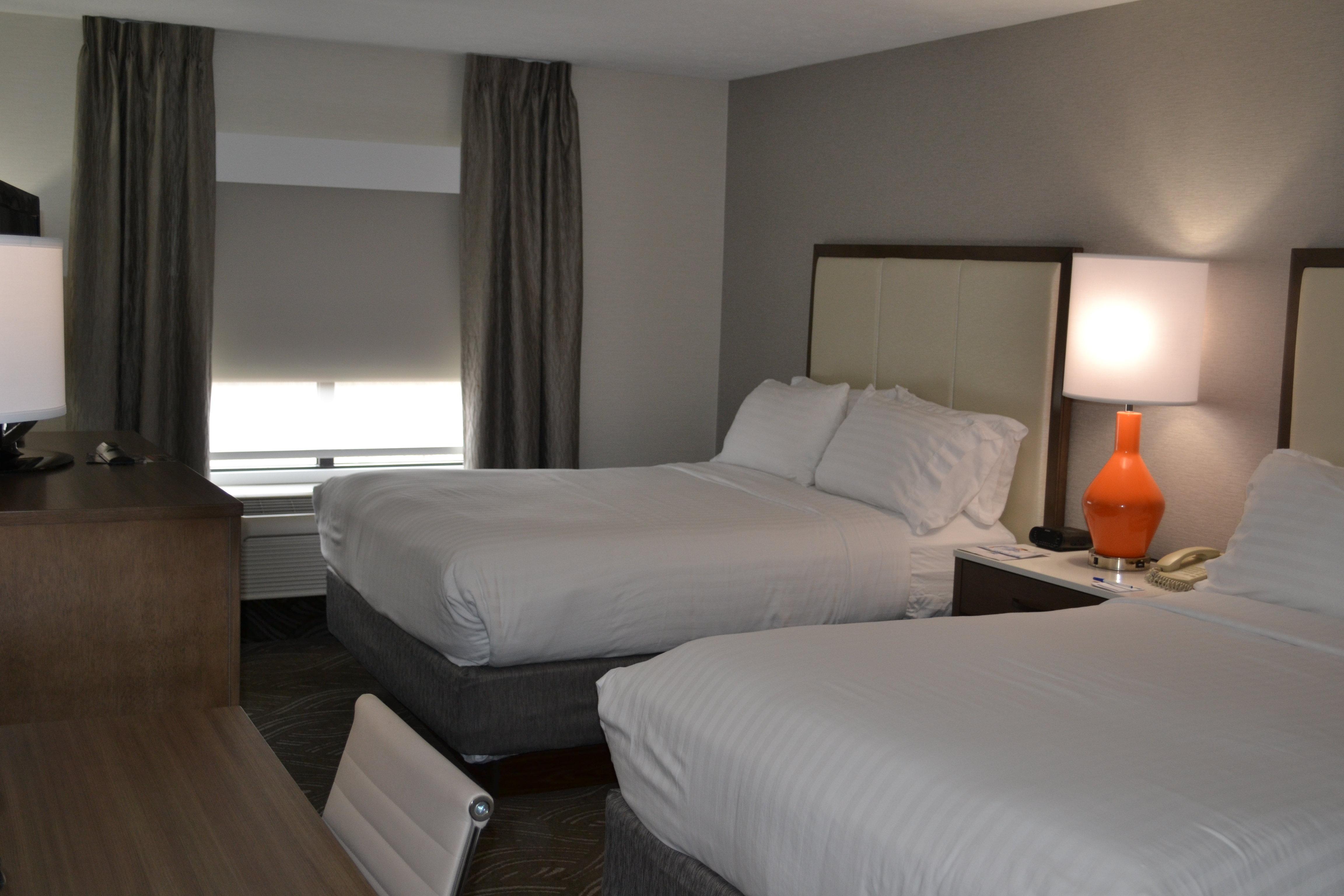 Holiday Inn Express Hotel & Suites Kent State University Exterior photo