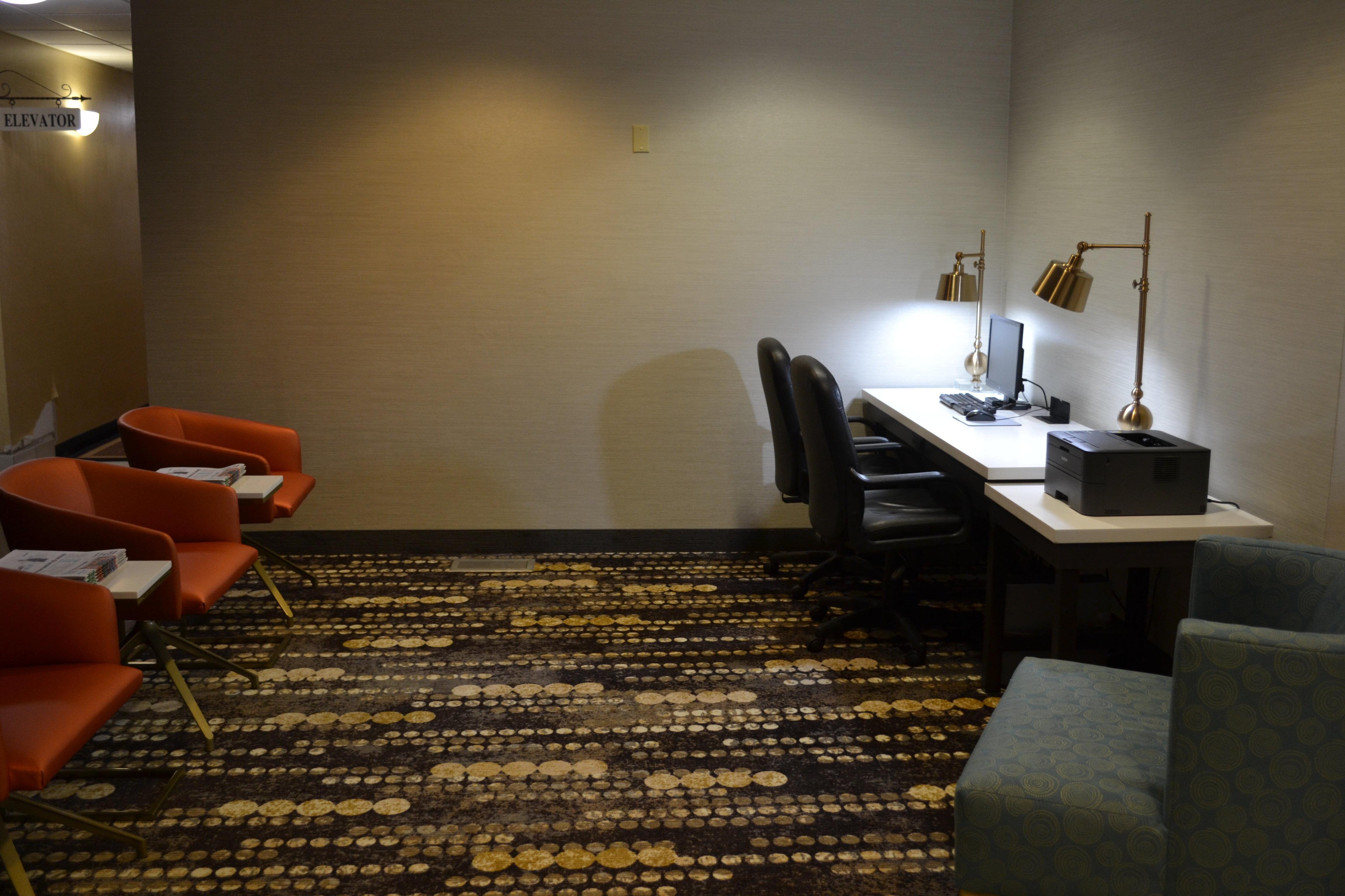 Holiday Inn Express Hotel & Suites Kent State University Exterior photo