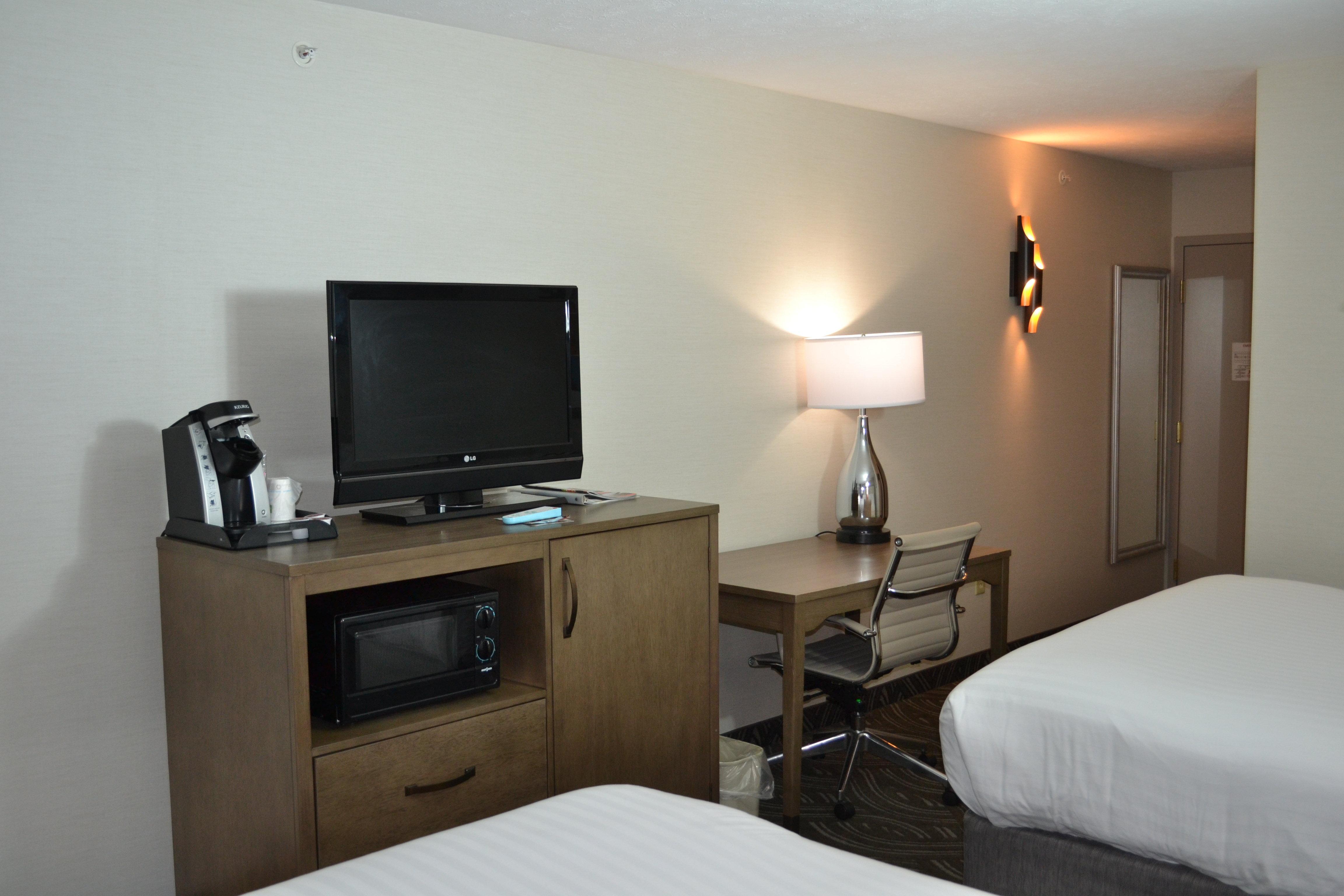 Holiday Inn Express Hotel & Suites Kent State University Exterior photo