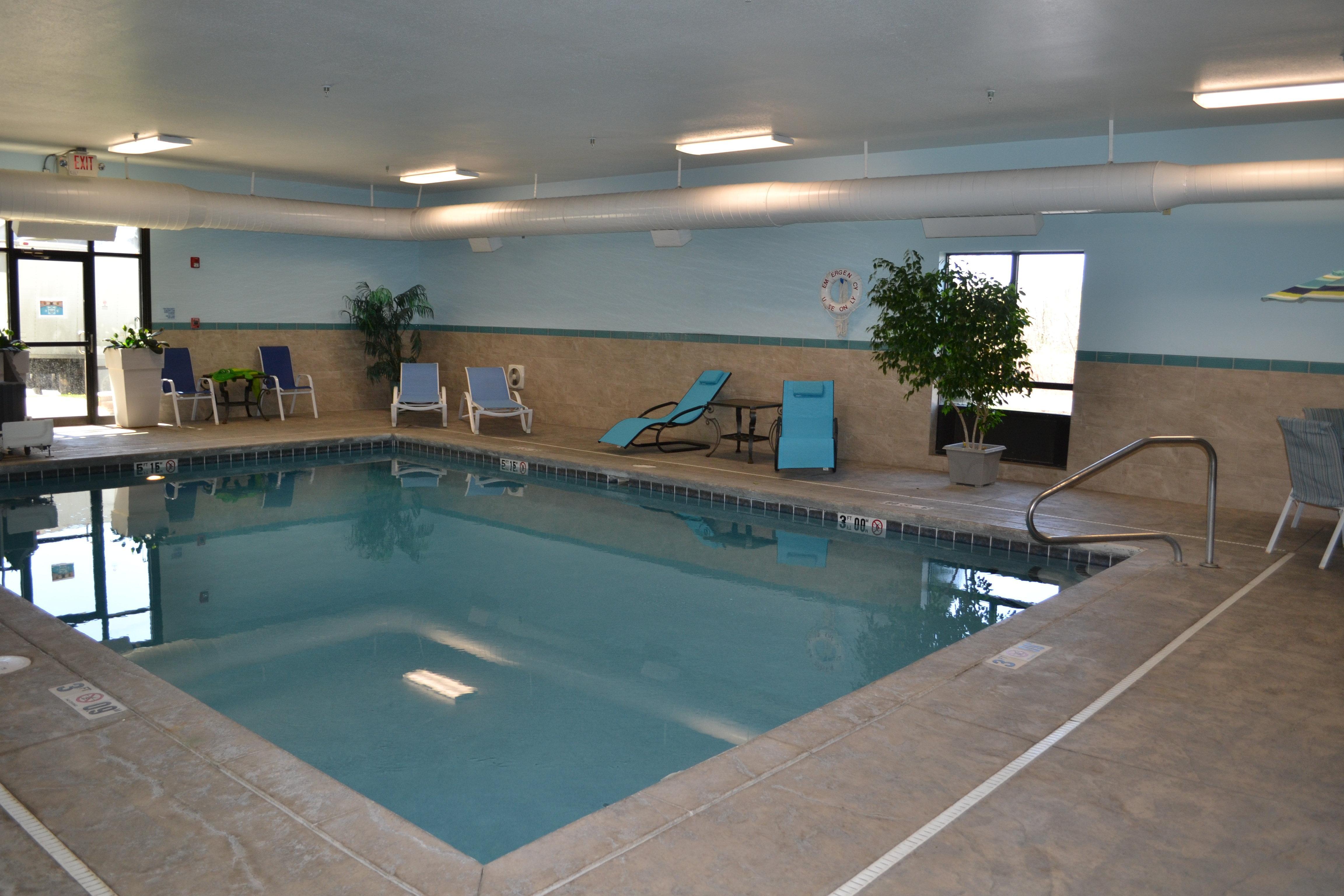 Holiday Inn Express Hotel & Suites Kent State University Exterior photo