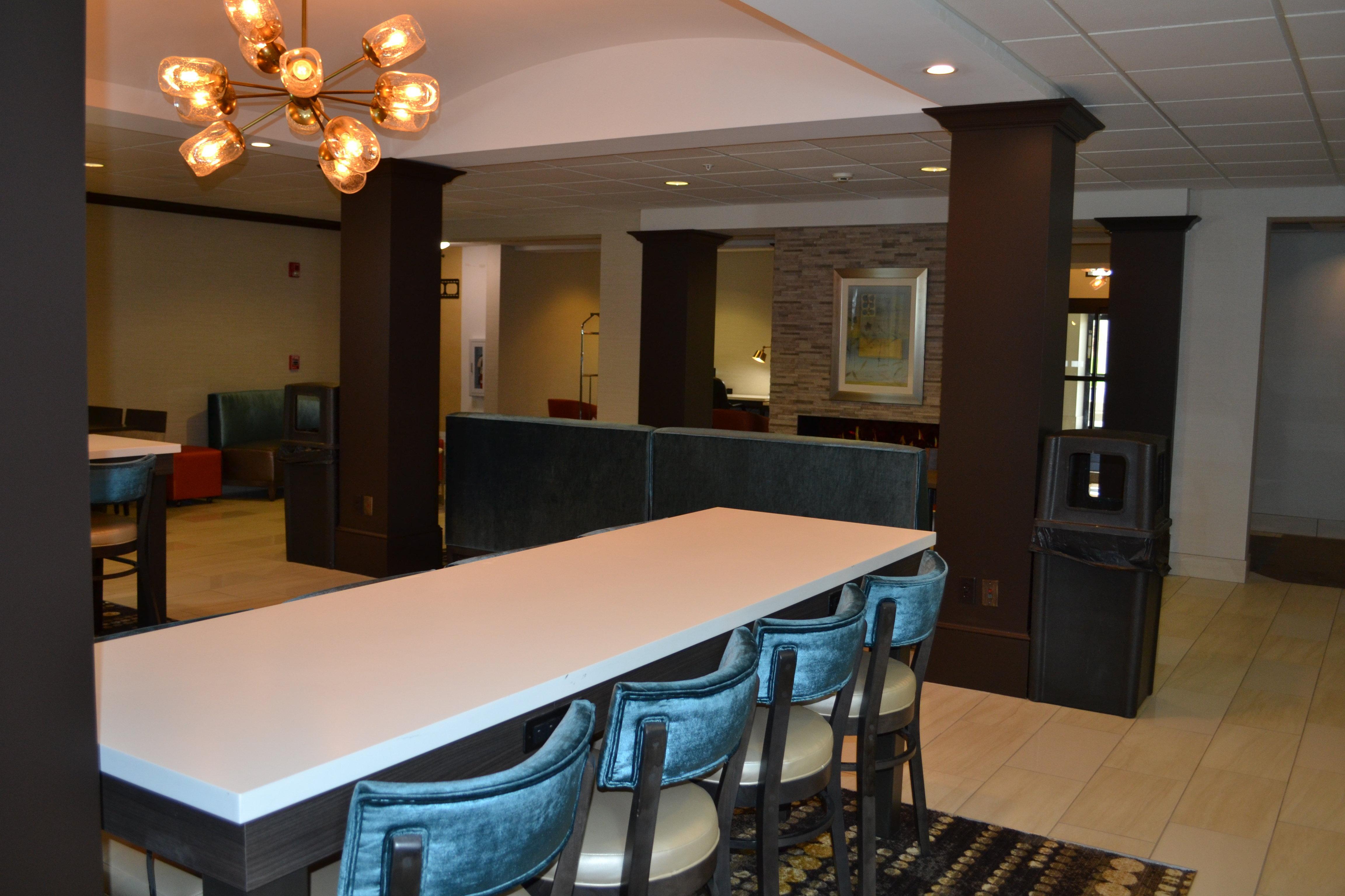 Holiday Inn Express Hotel & Suites Kent State University Exterior photo