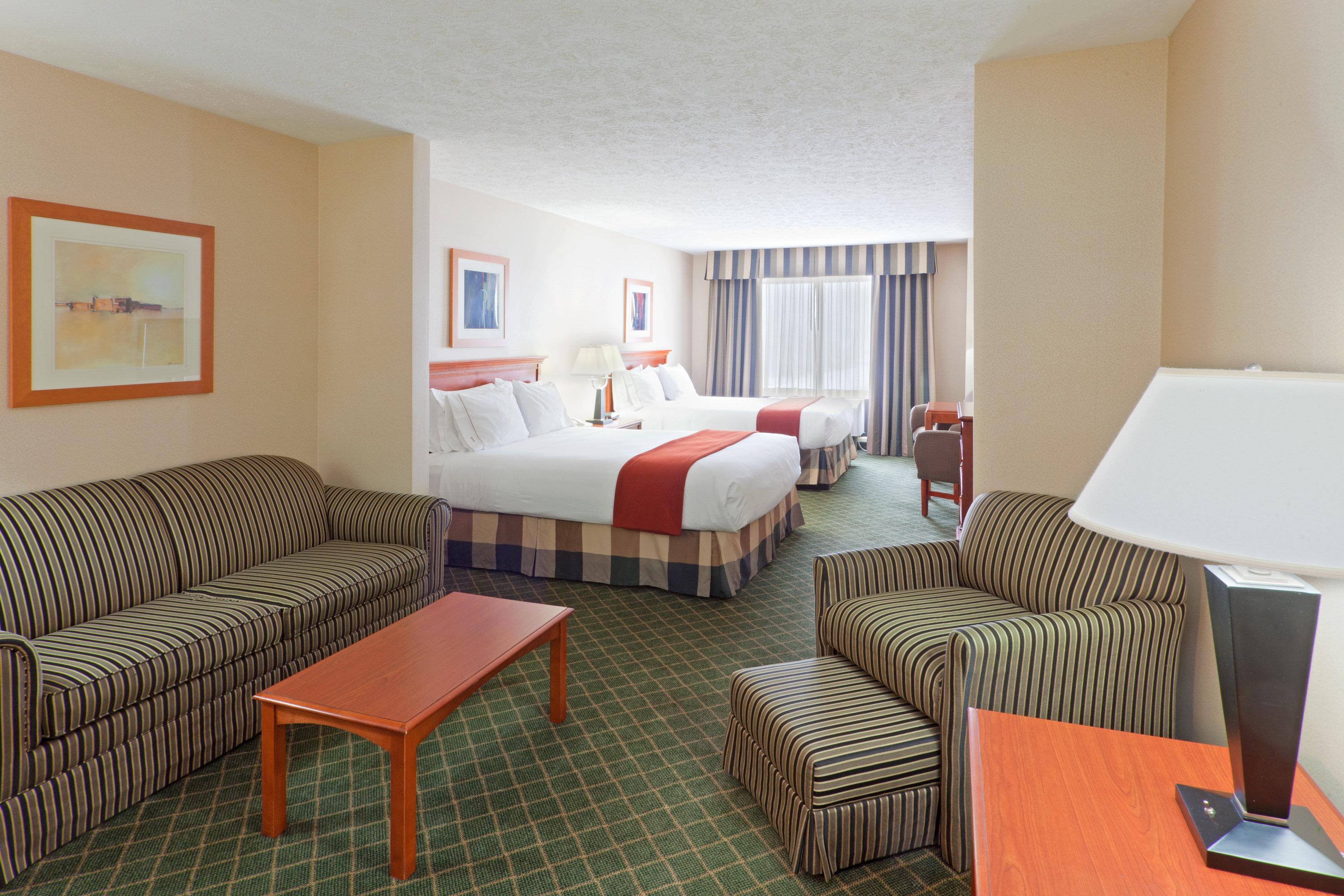 Holiday Inn Express Hotel & Suites Kent State University Room photo