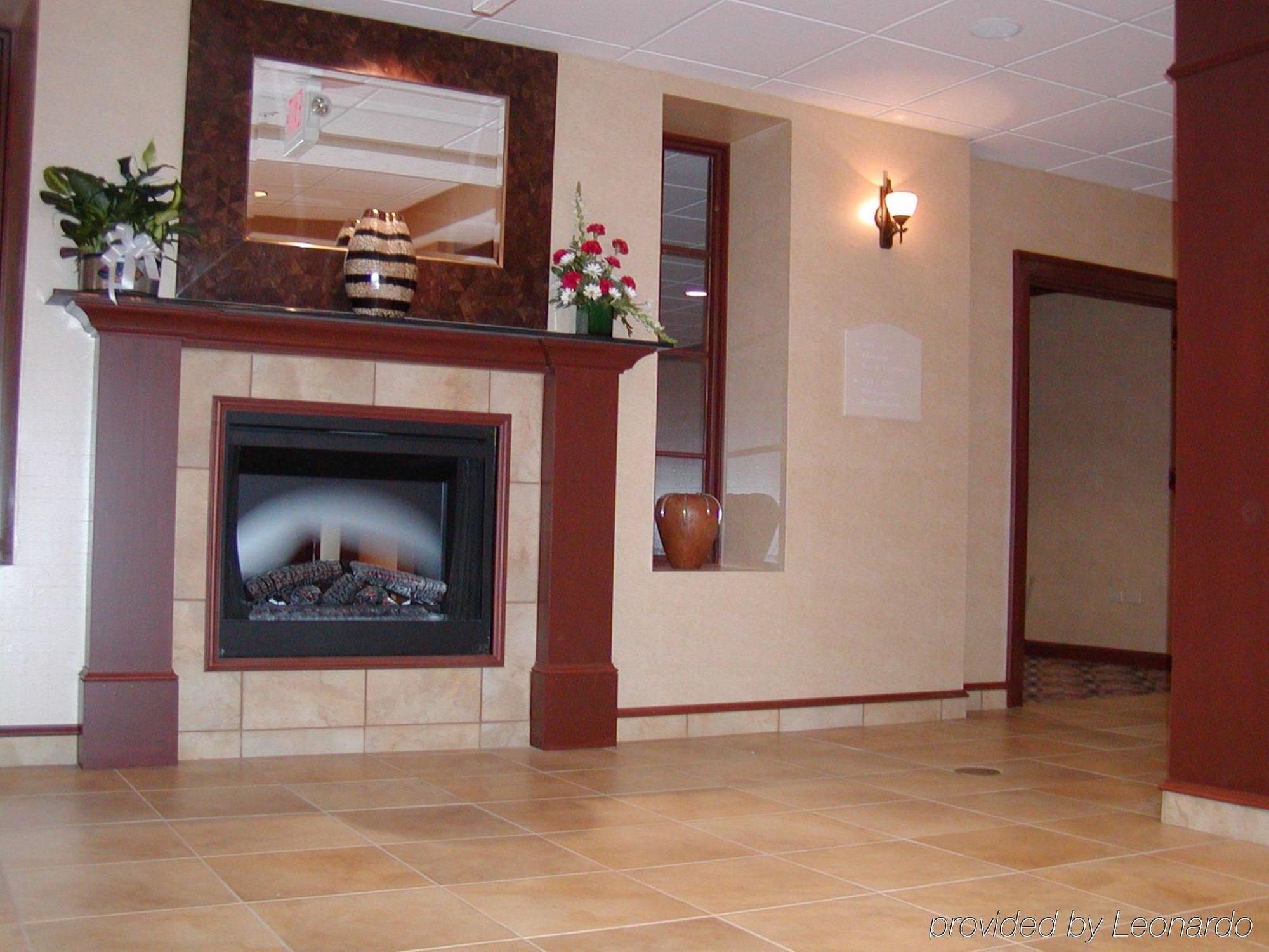 Holiday Inn Express Hotel & Suites Kent State University Interior photo